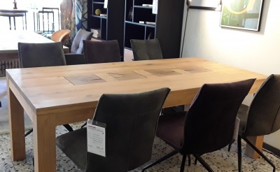 Tischgruppe Wildeiche Hirnholz